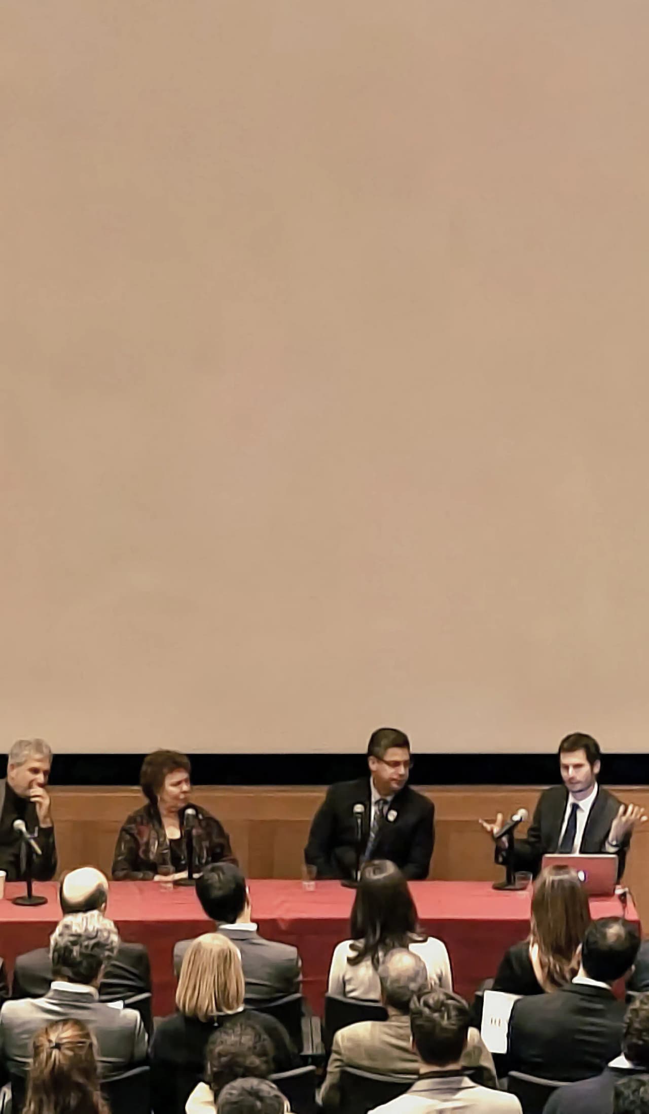 Podiumsdiskussion: Echo aus der Ferne